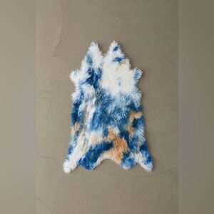 NWT Urban Outfitters Ari Faux Fur Shaped Rug